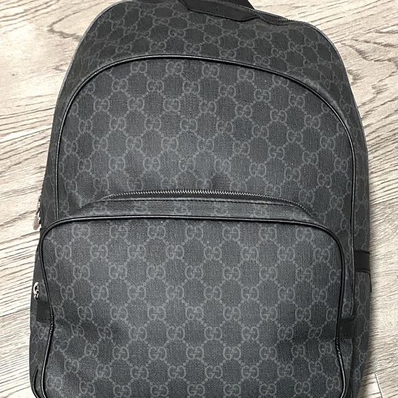 Gucci Black GG Supreme Backpack - Picture 3 of 12